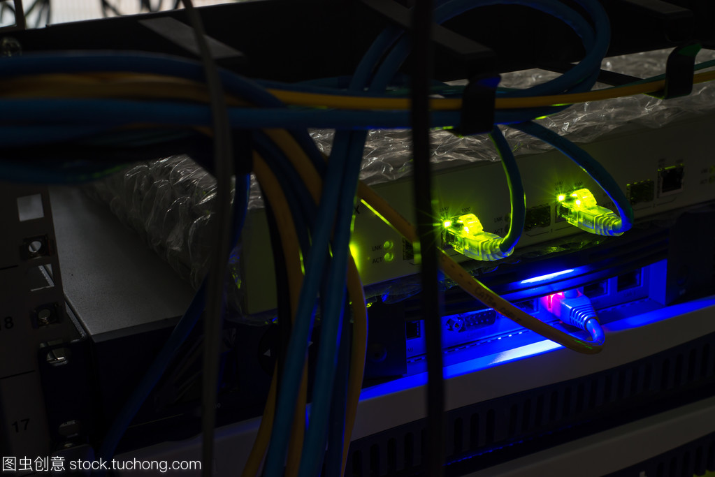 核心交换机 网络空间的枢纽与守护者